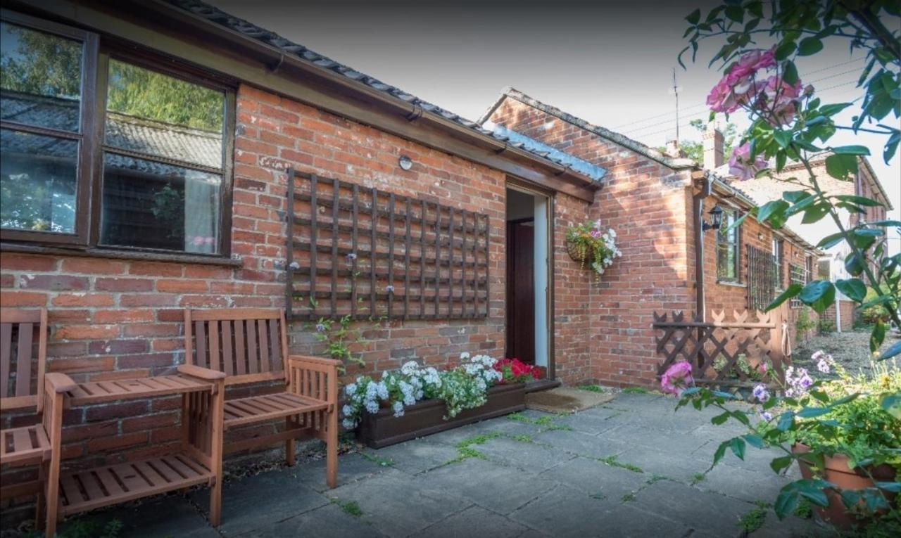 Laburnum Holiday Cottage Tunstead  Bagian luar foto